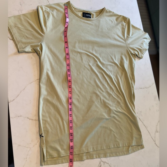 Perfect condition M light yellow men’s AO split hem CUTS t shirt - Picture 4 of 5